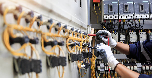 Professional Electrician technician working in Van, TX